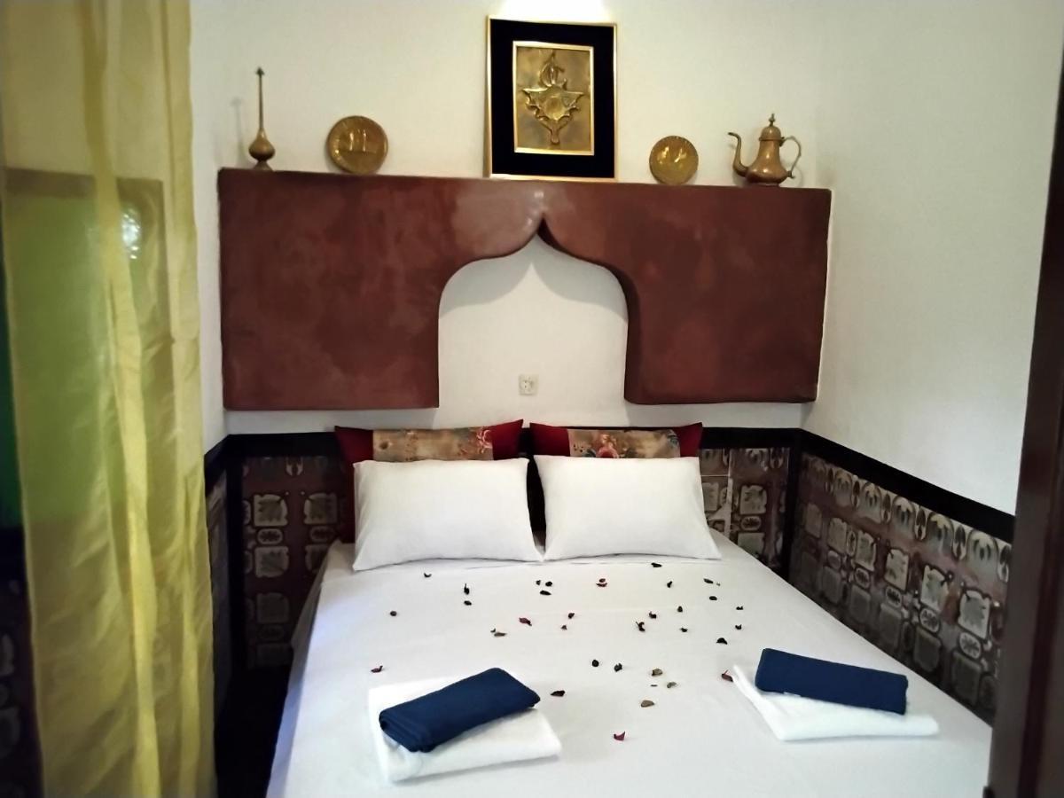 Riad Bouchouari 33 Marrakesh Luaran gambar