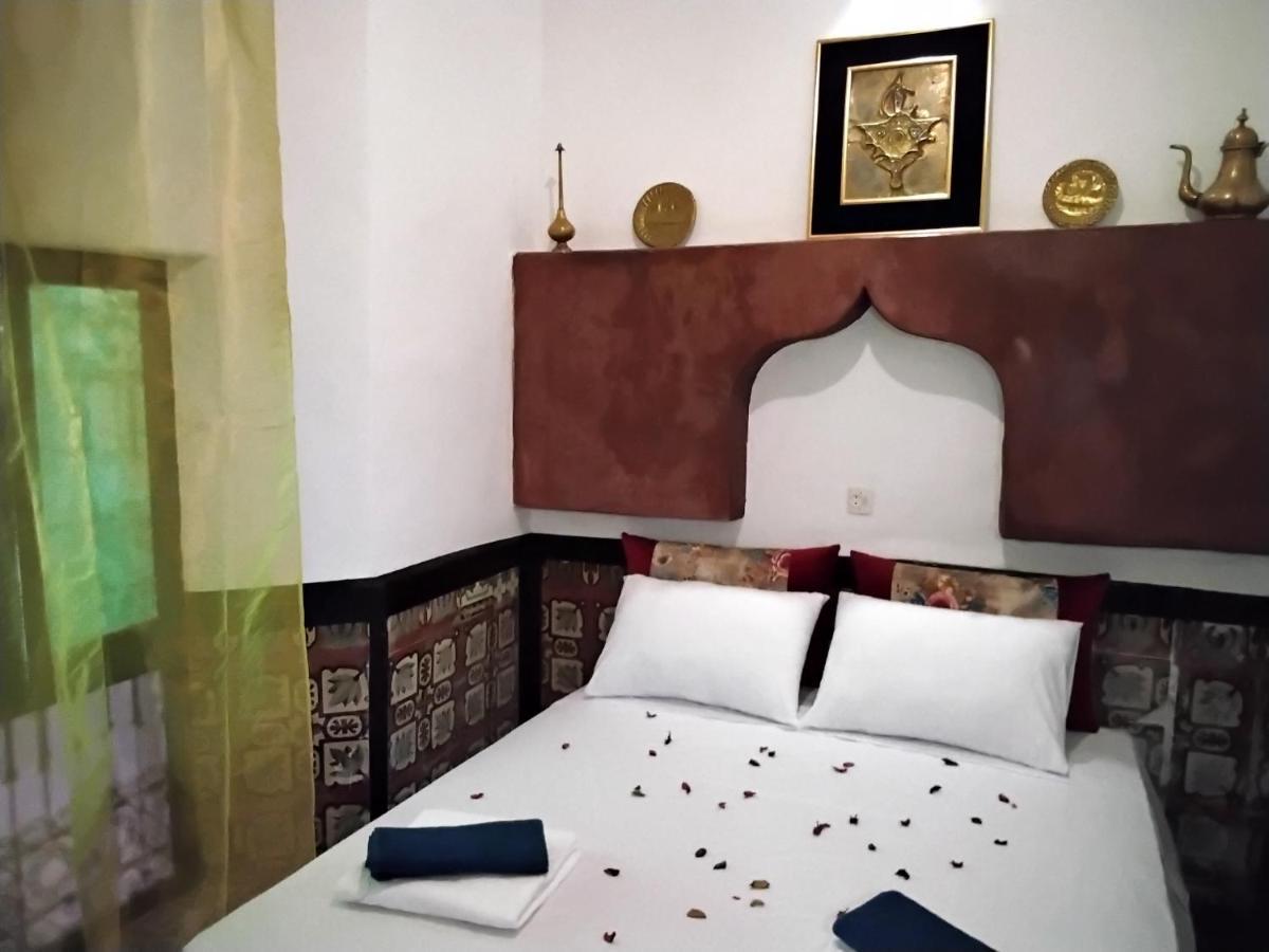 Riad Bouchouari 33 Marrakesh Luaran gambar